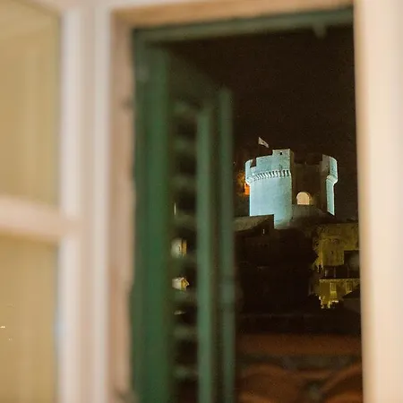 Dominus Apartment *